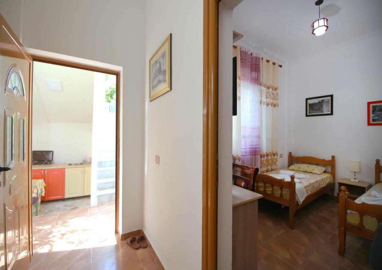 My Home Guest House-Apartment Durrës Esterno foto