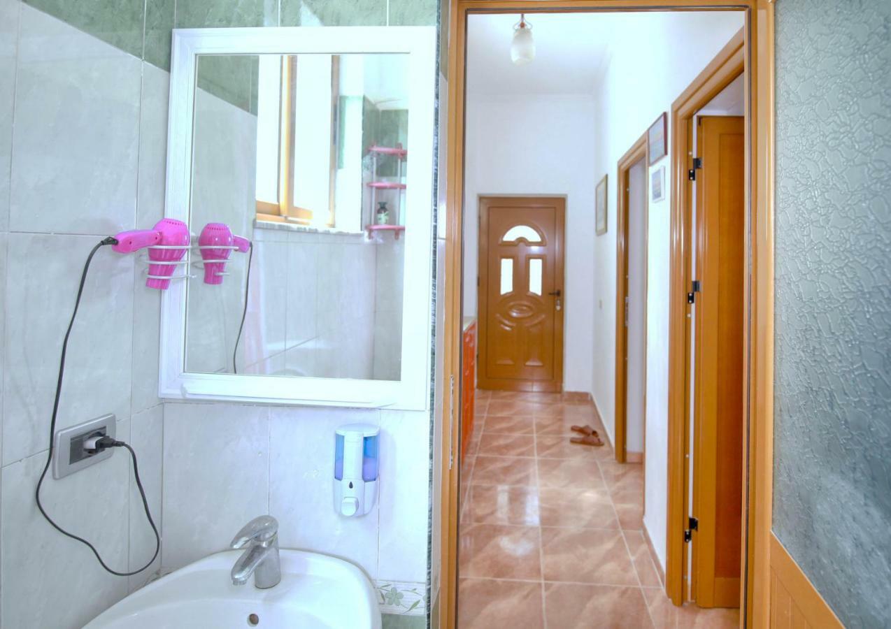 My Home Guest House-Apartment Durrës Esterno foto